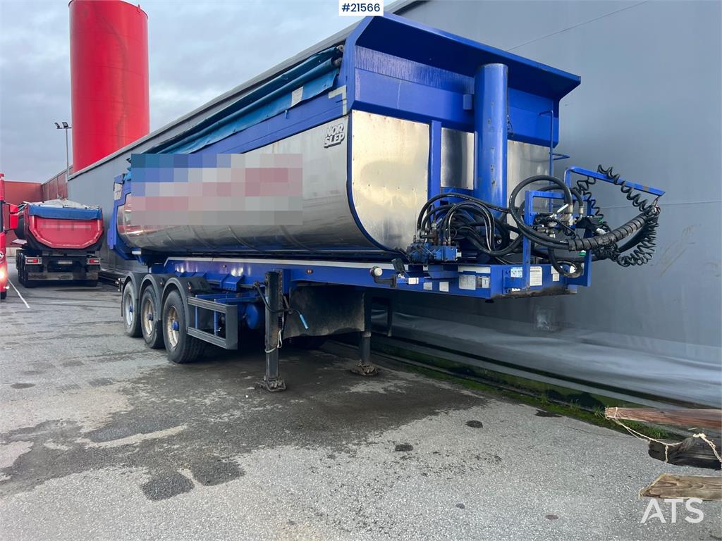Langendorf 3 axle asphalt semi w/ Hydraulic canopy