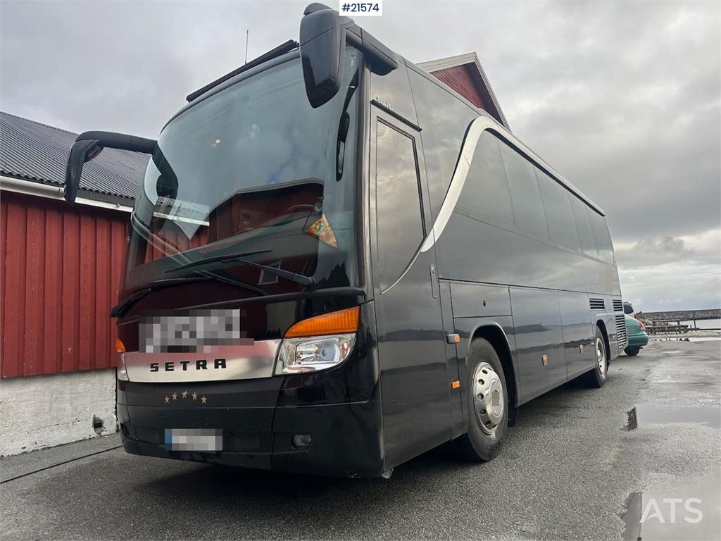 Setra S411 tour bus w/ 29+2+1 seats and winter tires. Lo