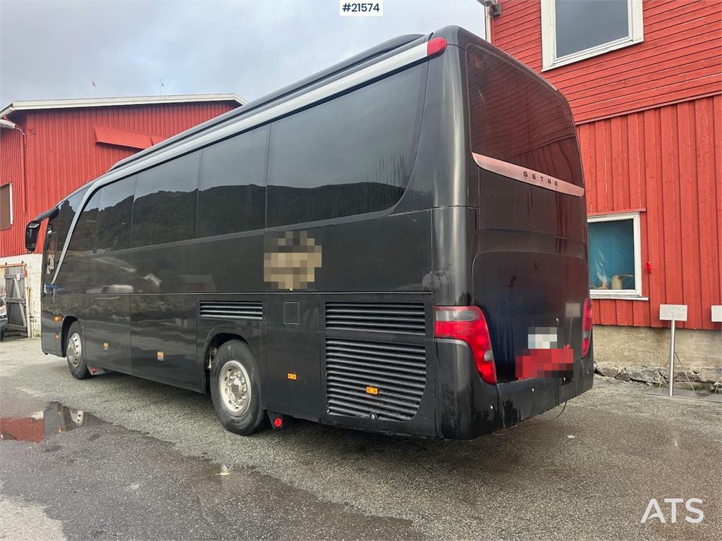 Setra S411 tour bus w/ 29+2+1 seats and winter tires. Lo