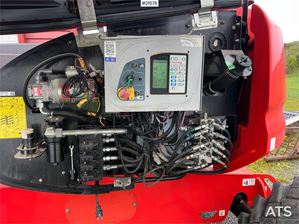 Manitou 200 ATJ Telehandler