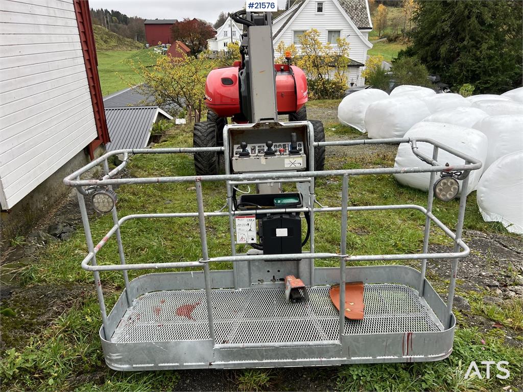 Manitou 200 ATJ Telehandler