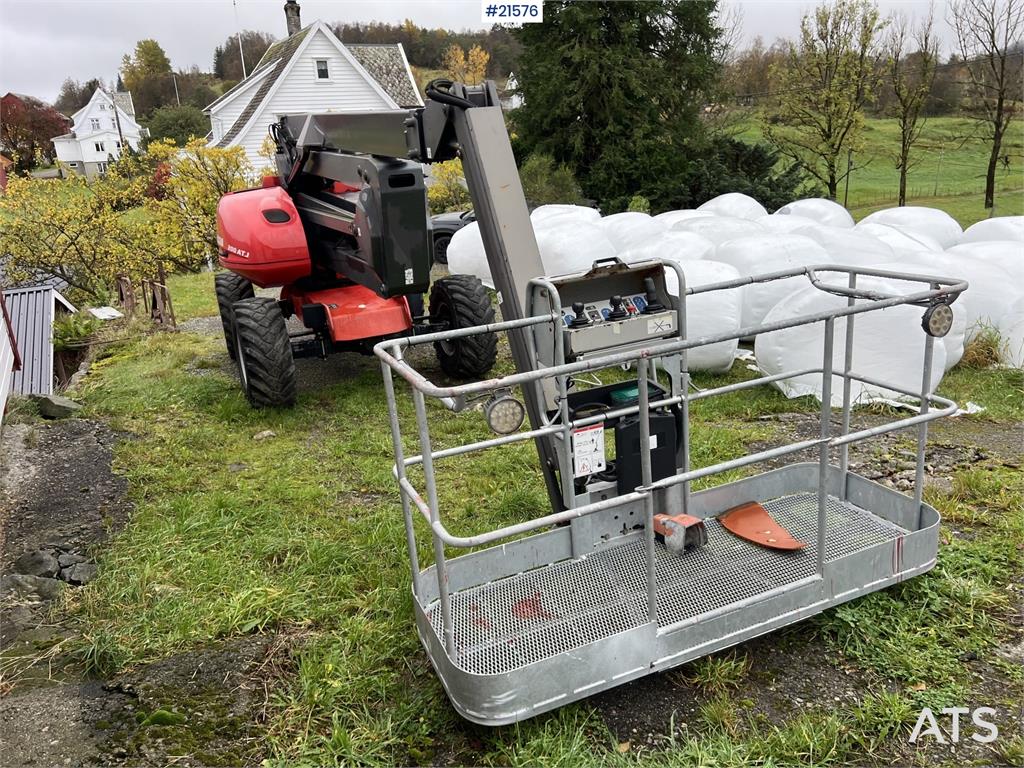 Manitou 200 ATJ Telehandler