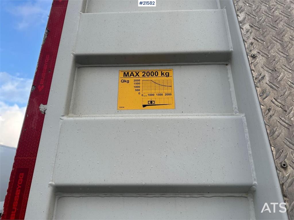 Volvo FM 500 6x2 box truck w/ full side opening and lift