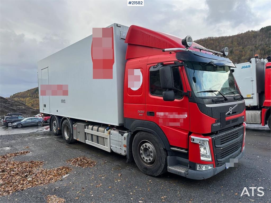 Volvo FM 500 6x2 box truck w/ full side opening and lift