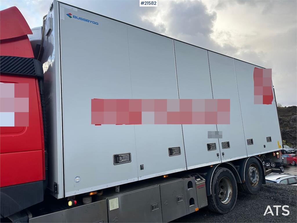 Volvo FM 500 6x2 box truck w/ full side opening and lift