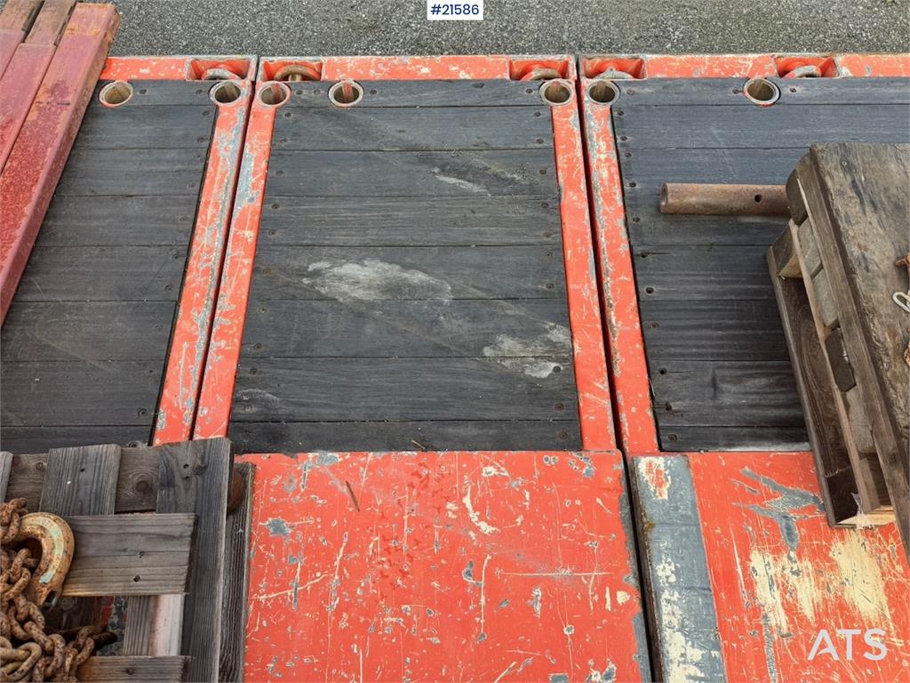 Broshuis crane semi.
