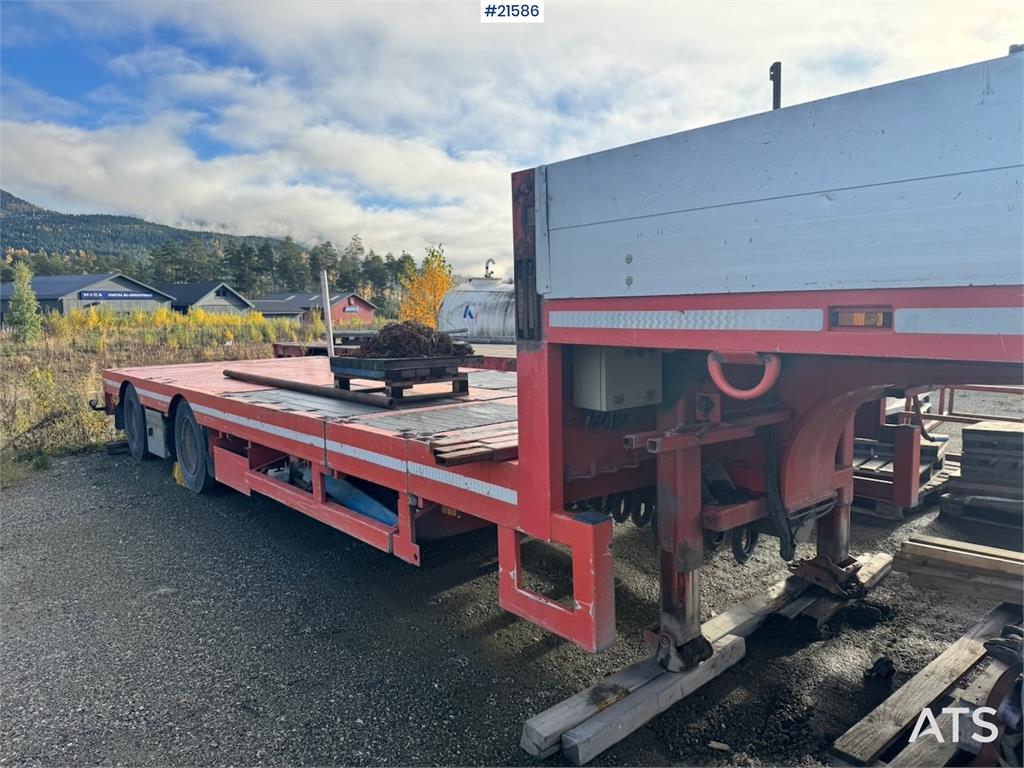 Broshuis crane semi.