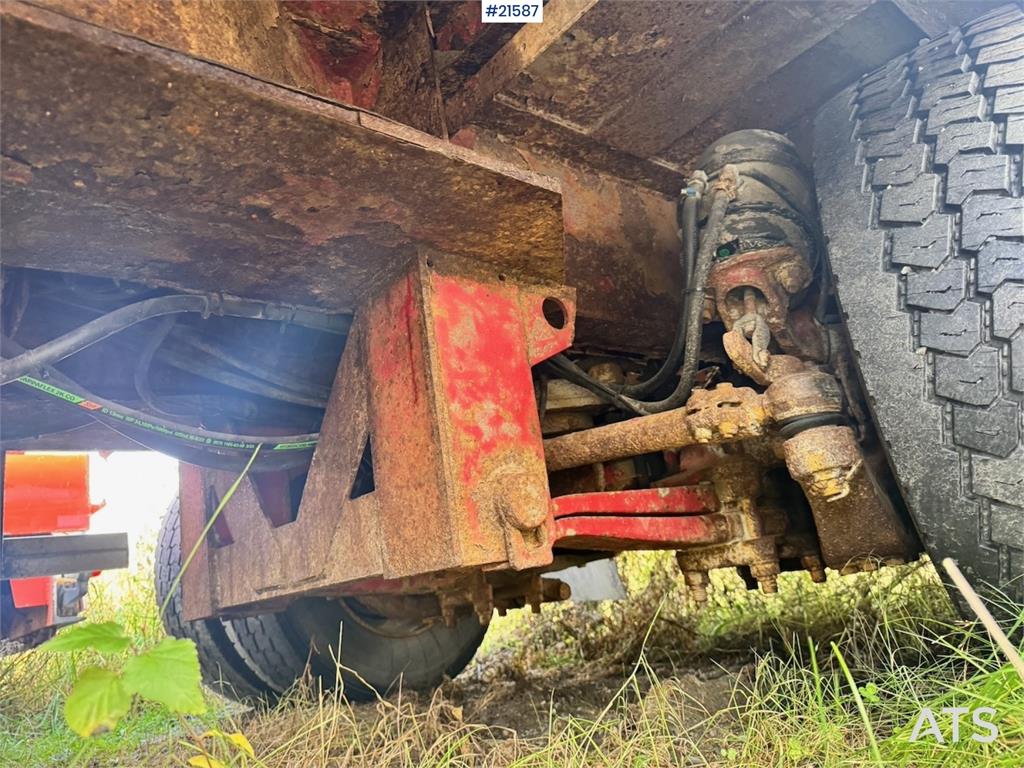 HRD Crane semitrailer.