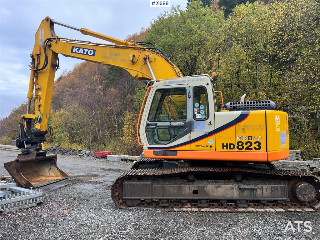 Kato HD 823 MR excavator w/ rototilt, sanding bucket, A