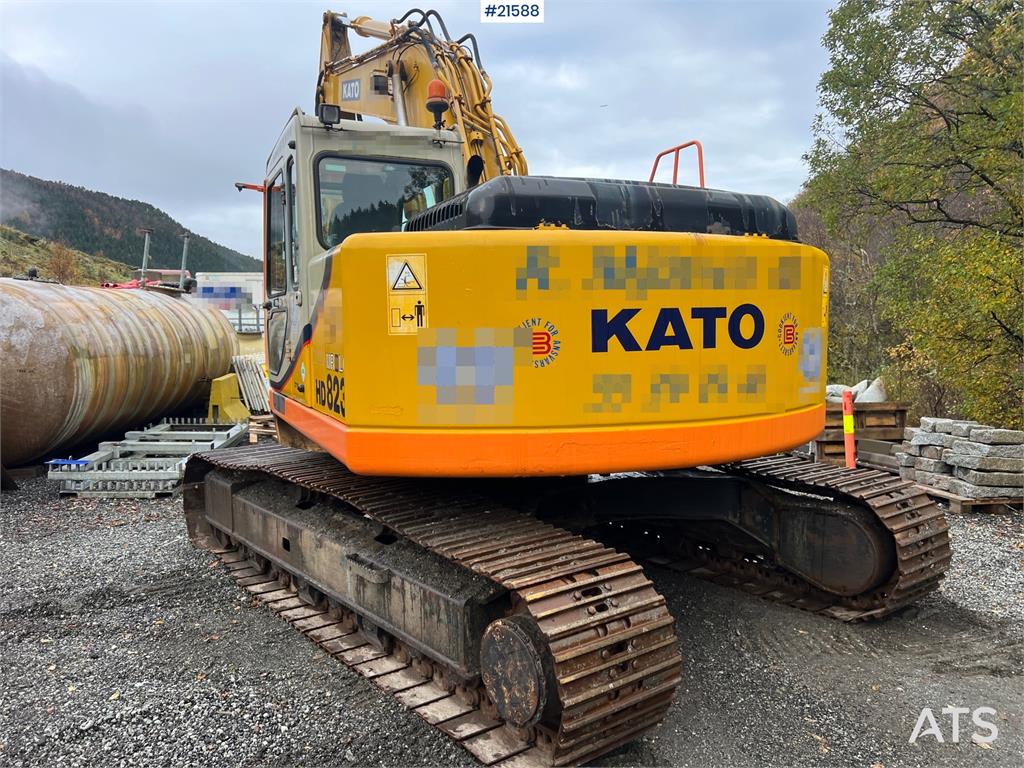Kato HD 823 MR excavator w/ rototilt, sanding bucket, A