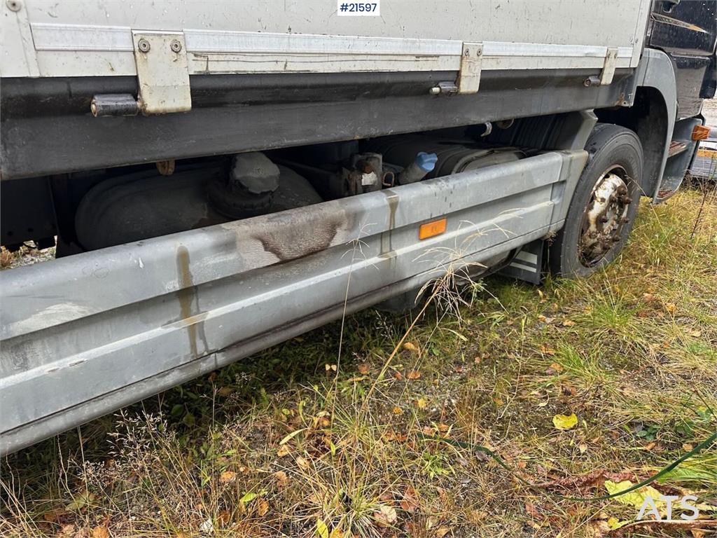 Mercedes-Benz 1524 L flatbed truck w/ new compressor and winter