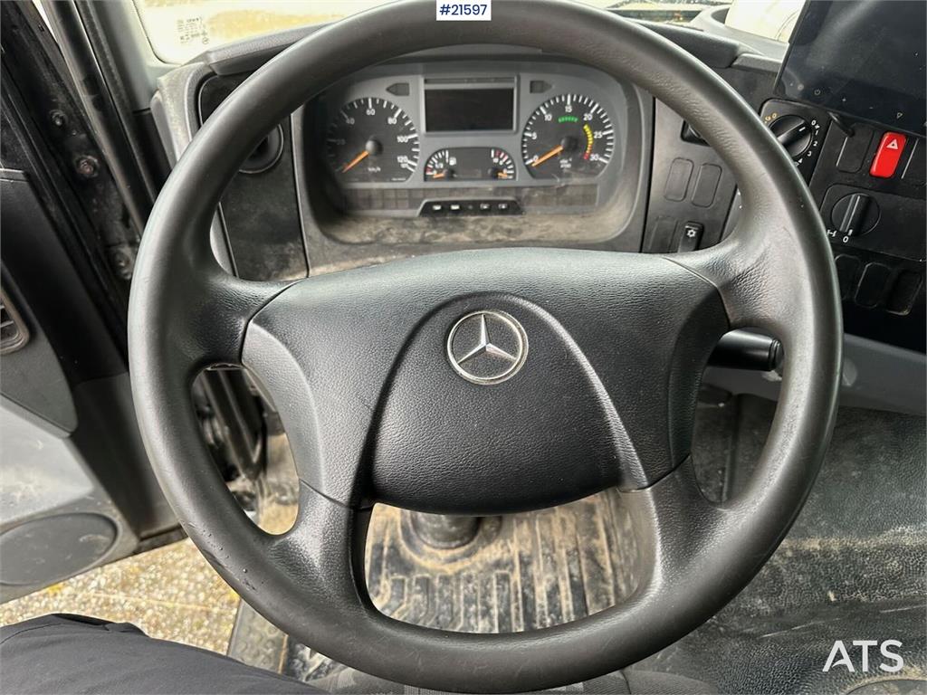 Mercedes-Benz 1524 L flatbed truck w/ new compressor and winter