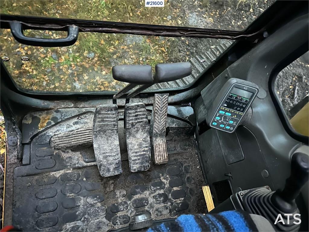 Komatsu PC240LC excavator. WATCH VIDEO.