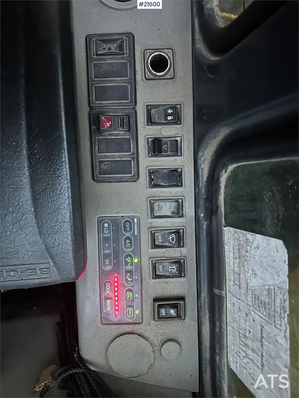 Komatsu PC240LC excavator. WATCH VIDEO.