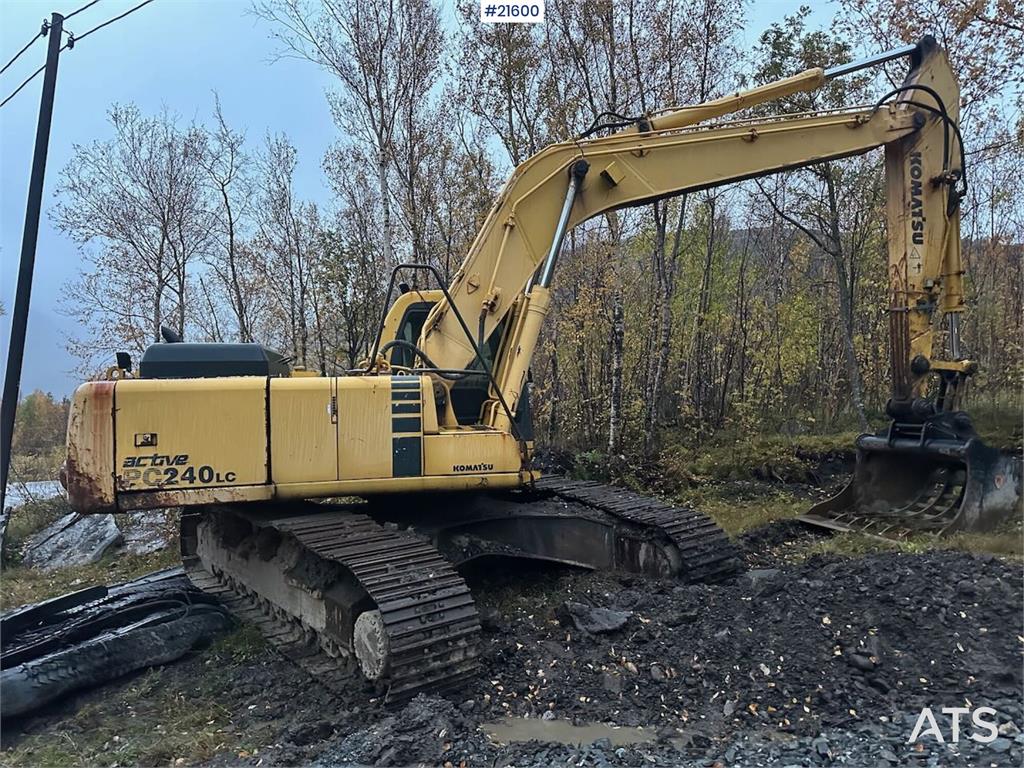 Komatsu PC240LC excavator. WATCH VIDEO.
