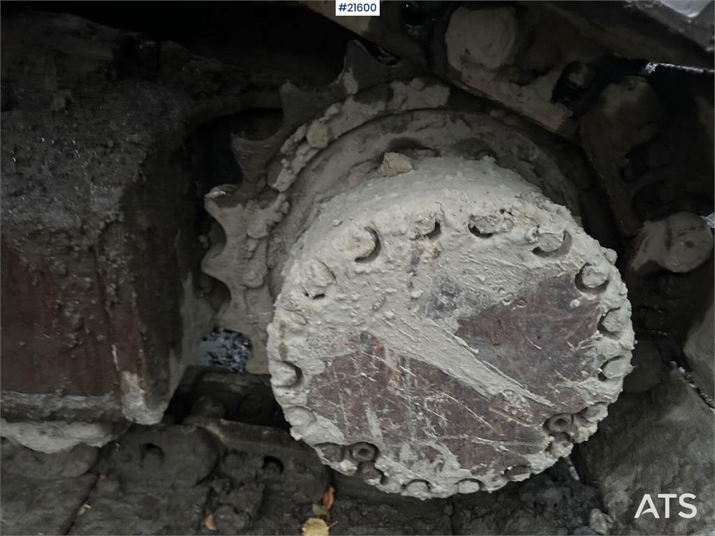 Komatsu PC240LC excavator. WATCH VIDEO.