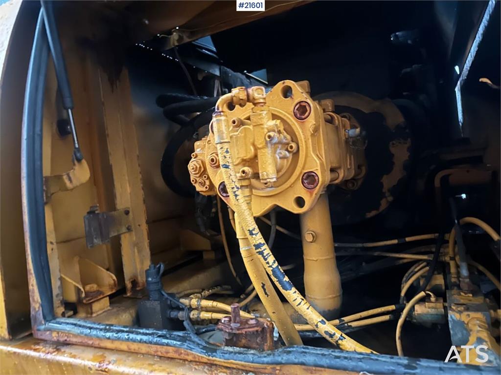 Hyundai Robex 210LC- 3H excavator w/ 5 buckets. Replaced t