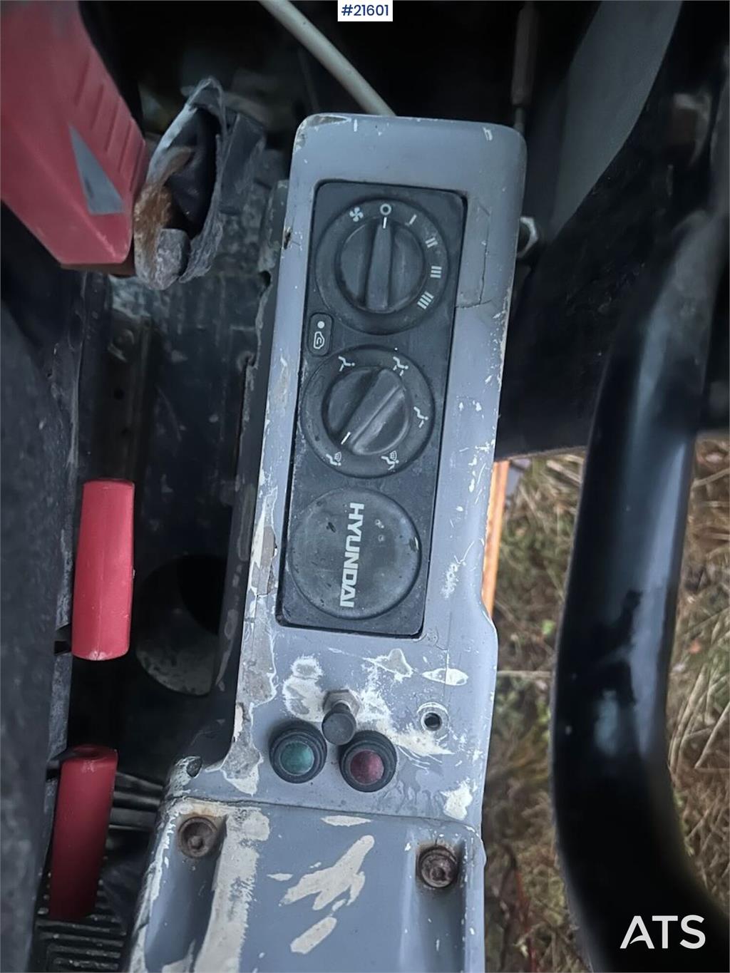 Hyundai Robex 210LC- 3H excavator w/ 5 buckets. Replaced t