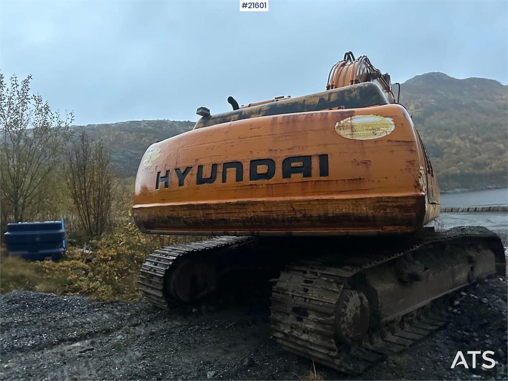 Hyundai Robex 210LC- 3H excavator w/ 5 buckets. Replaced t