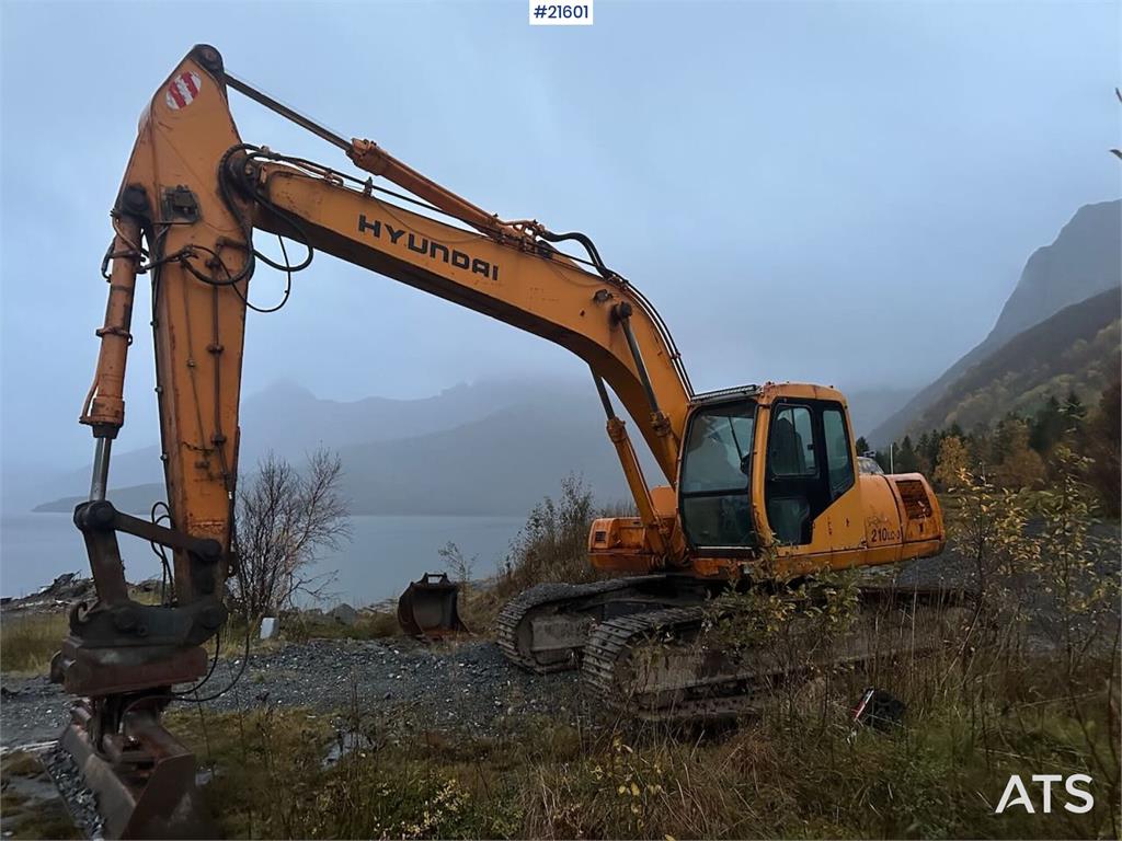 Hyundai Robex 210LC- 3H excavator w/ 5 buckets. Replaced t