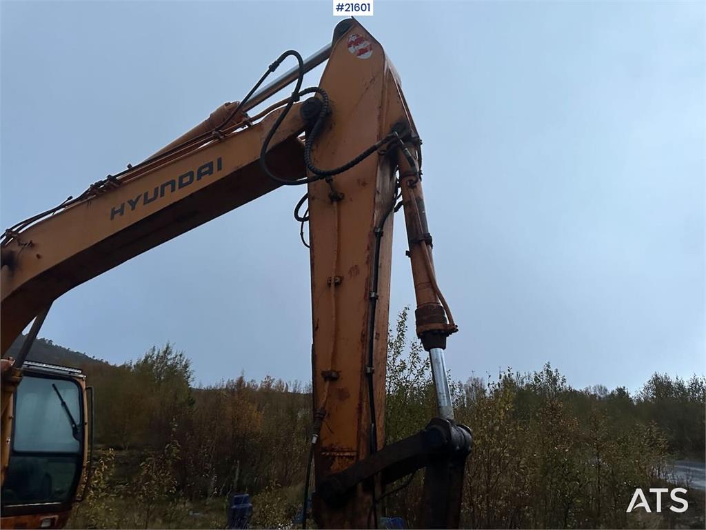 Hyundai Robex 210LC- 3H excavator w/ 5 buckets. Replaced t