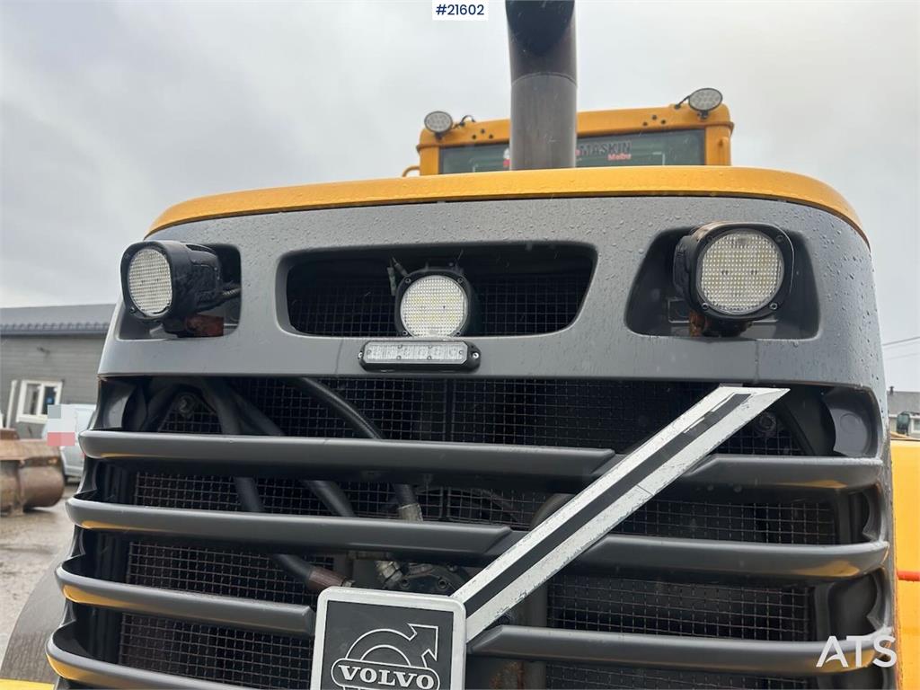 Volvo L90 E wheel loader w/ 3rd and 4th function, bucket