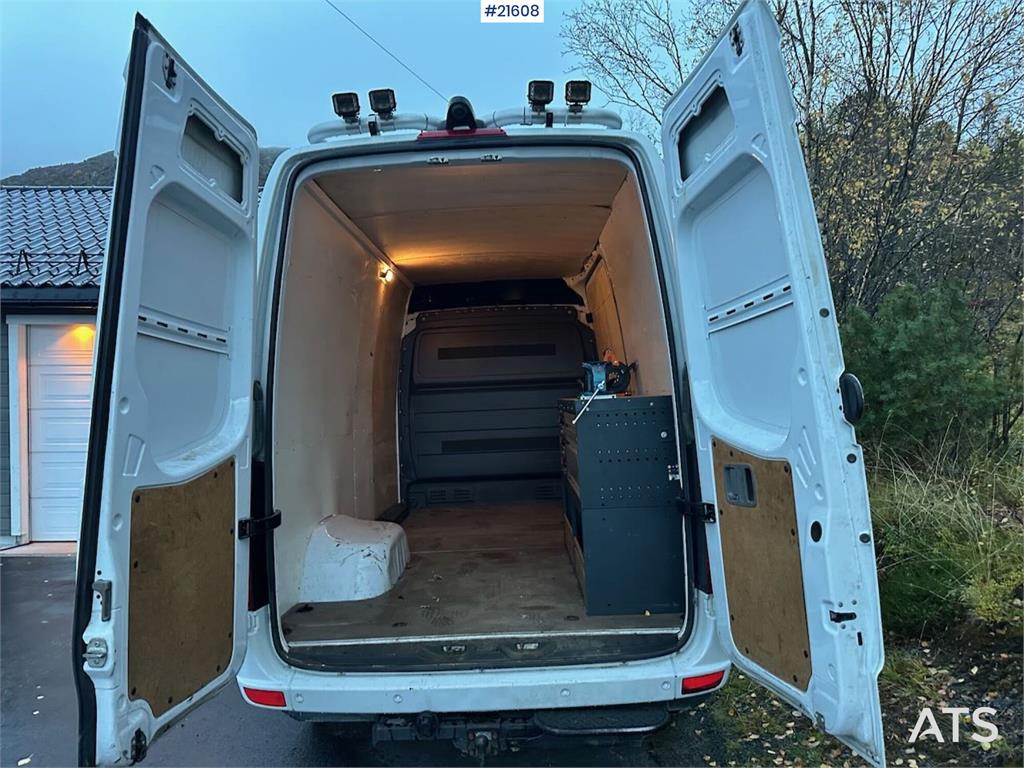 Mercedes-Benz sprinter 516 cdi van.