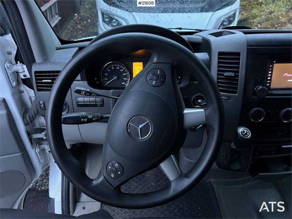 Mercedes-Benz sprinter 516 cdi van.