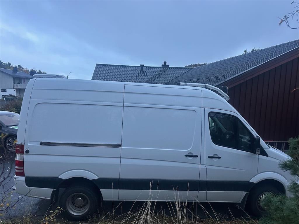Mercedes-Benz sprinter 516 cdi van.