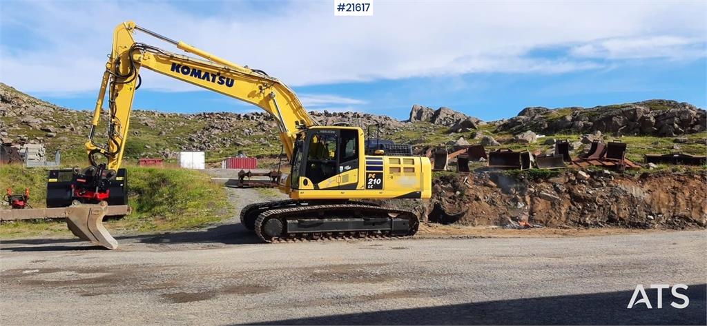 Komatsu PC 210 LC-11 w/ Sanding Bucket and Rototilt