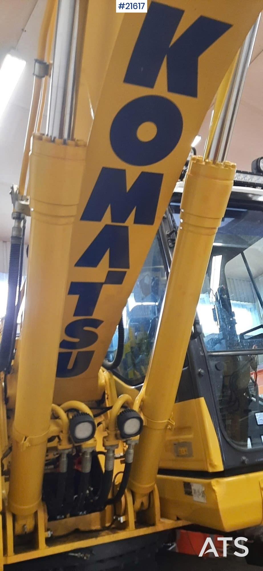 Komatsu PC 210 LC-11 w/ Sanding Bucket and Rototilt