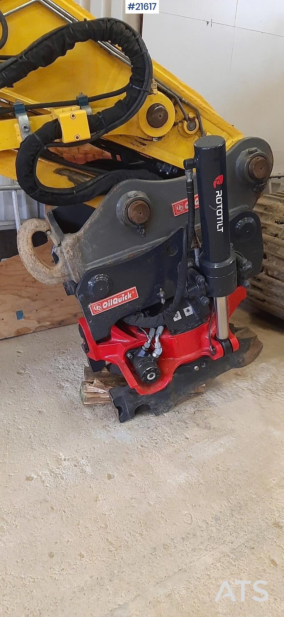 Komatsu PC 210 LC-11 w/ Sanding Bucket and Rototilt