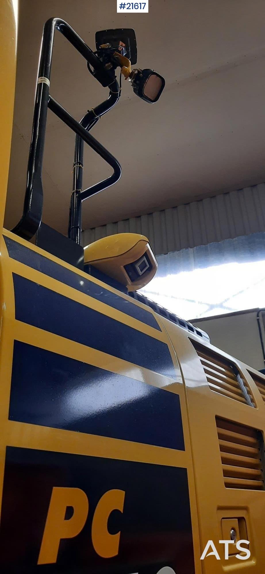 Komatsu PC 210 LC-11 w/ Sanding Bucket and Rototilt