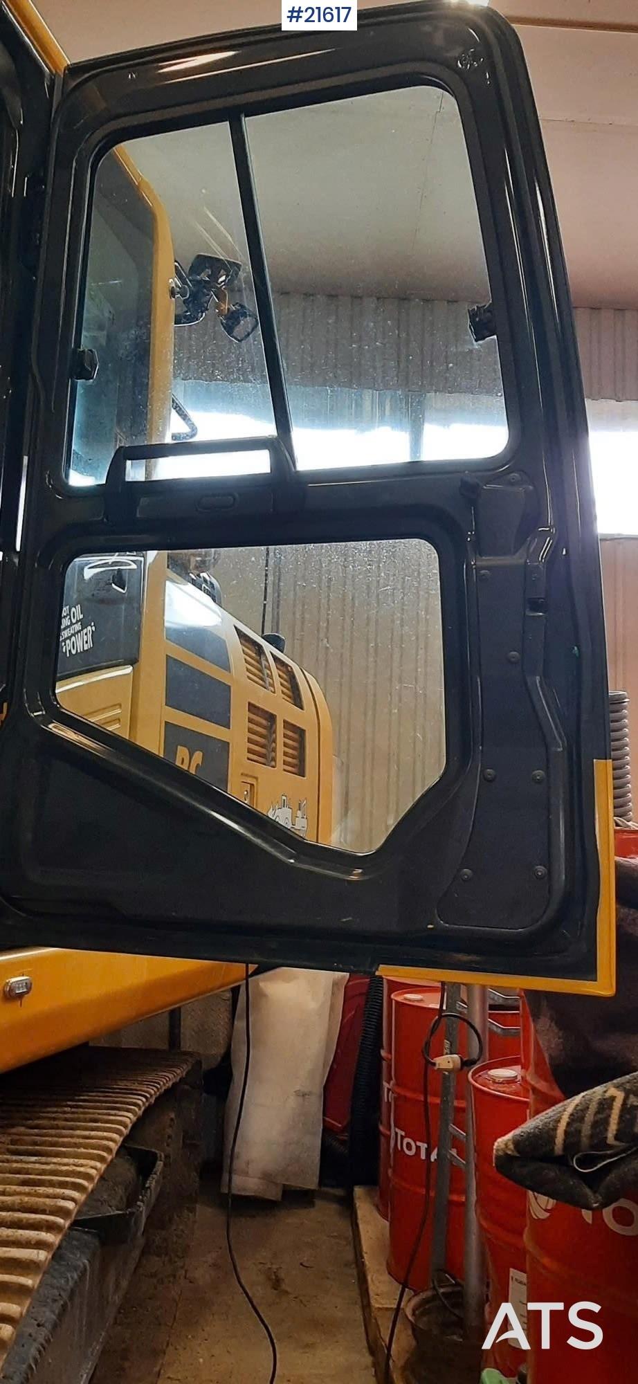 Komatsu PC 210 LC-11 w/ Sanding Bucket and Rototilt