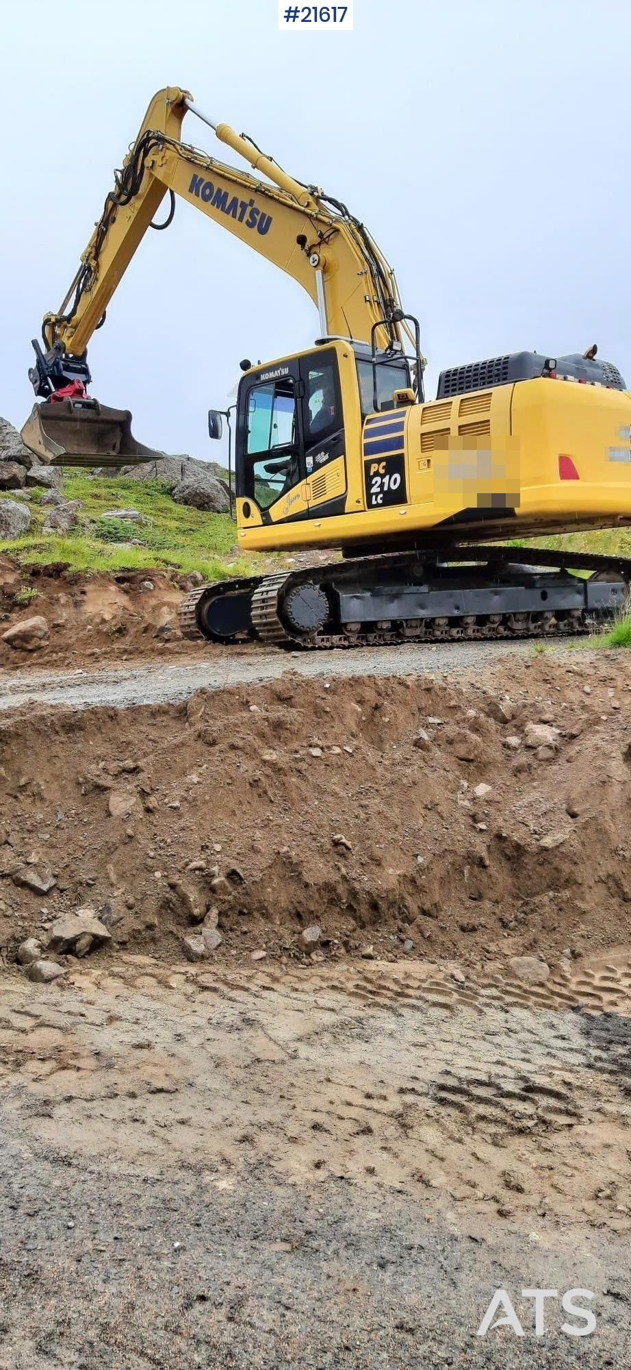 Komatsu PC 210 LC-11 w/ Sanding Bucket and Rototilt