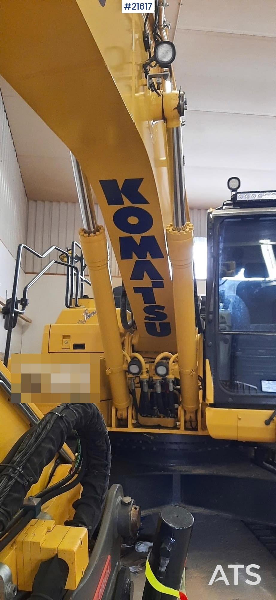 Komatsu PC 210 LC-11 w/ Sanding Bucket and Rototilt
