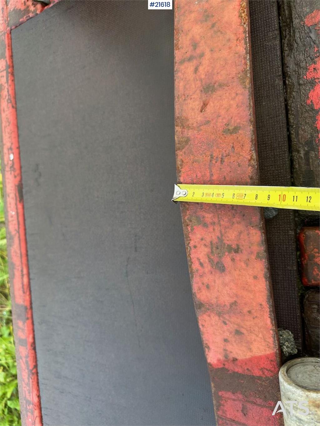 Vang DC 111 Ts 3 axle well trailer