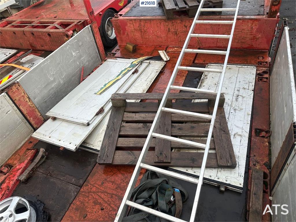 Vang DC 111 Ts 3 axle well trailer