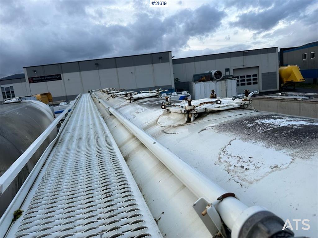 Spitzer silo trailer, 3-axle bulk trailer.