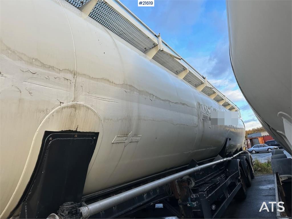 Spitzer silo trailer, 3-axle bulk trailer.