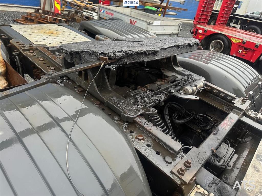 Scania R620 tractor unit w/ NATO connector and low mileag