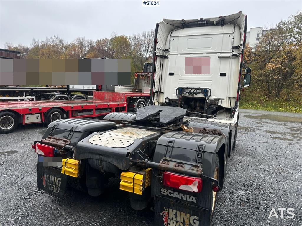 Scania R620 tractor unit w/ NATO connector and low mileag