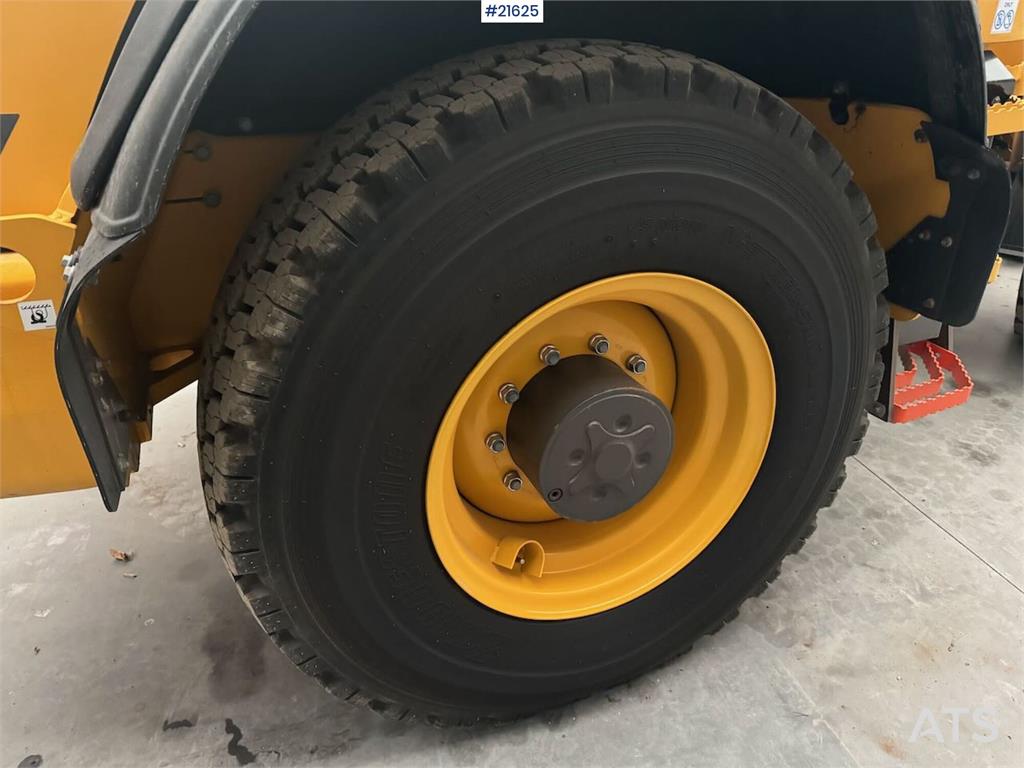 Volvo L45H Wheel Loader w/ lots of equipment! only 103 h