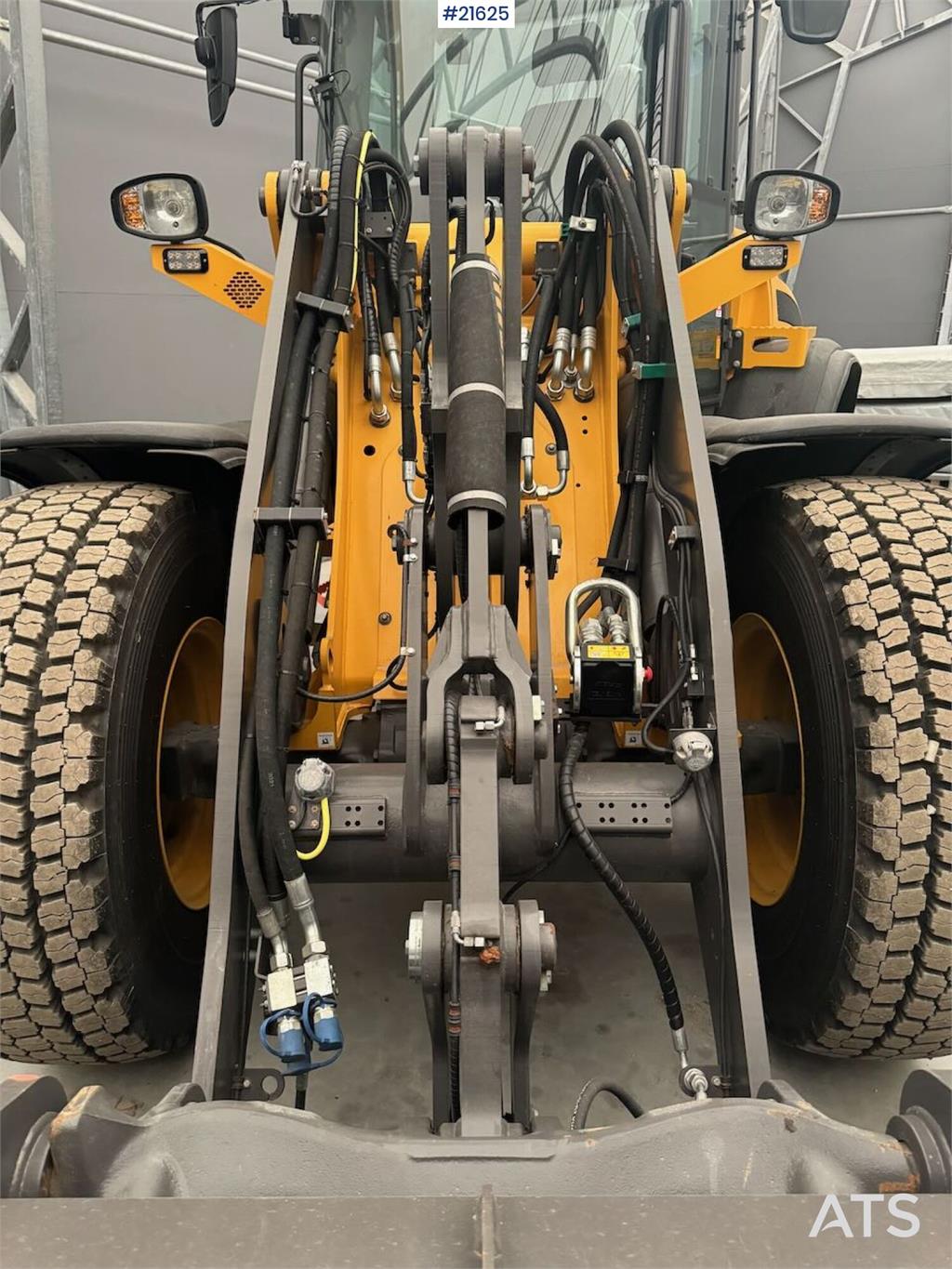 Volvo L45H Wheel Loader w/ lots of equipment! only 103 h