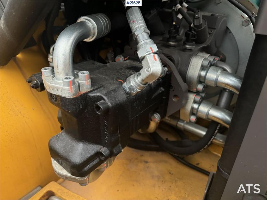 Volvo L45H Wheel Loader w/ lots of equipment! only 103 h