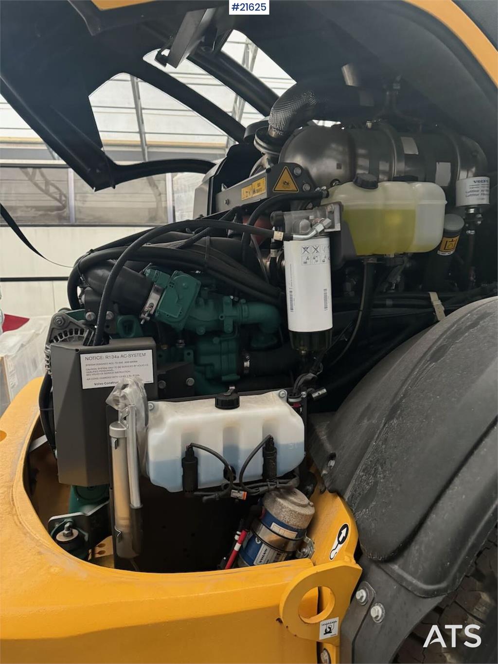Volvo L45H Wheel Loader w/ lots of equipment! only 103 h