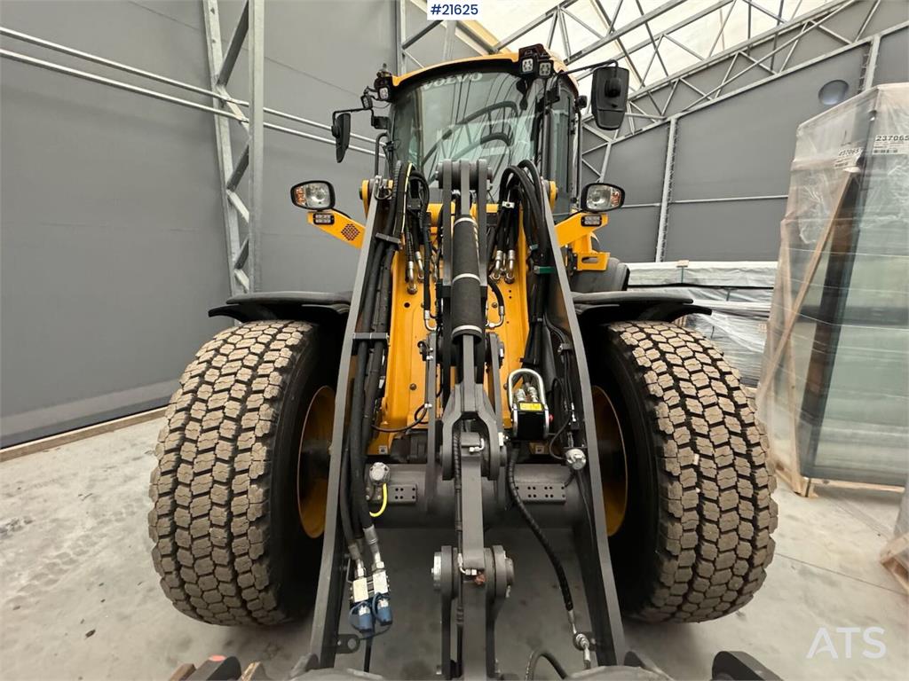 Volvo L45H Wheel Loader w/ lots of equipment! only 103 h