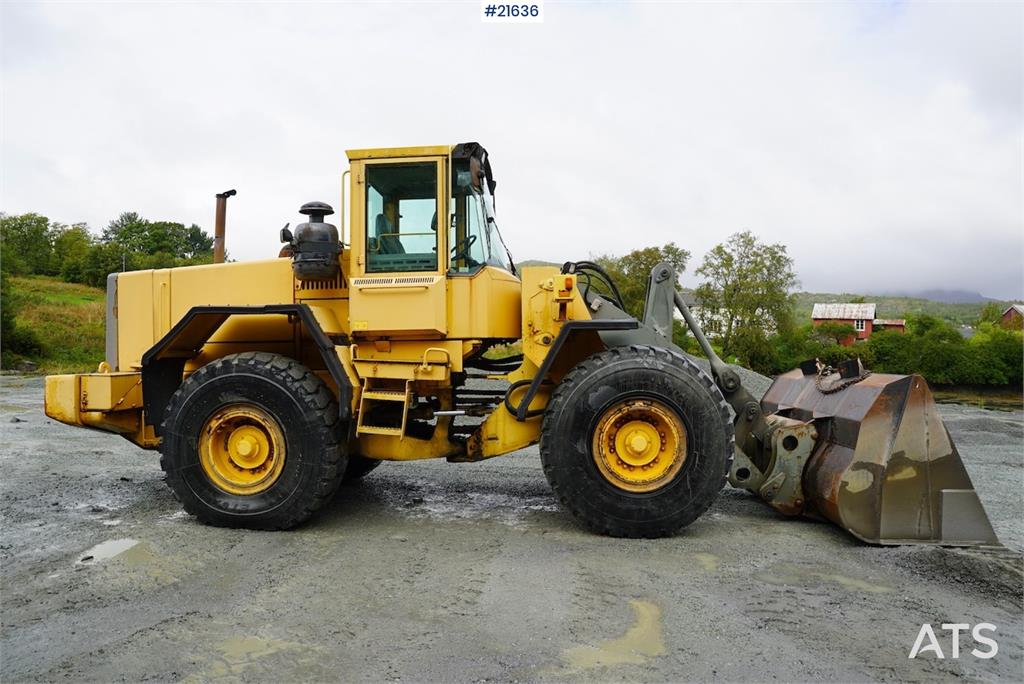 Volvo L120C wheel loader with 3rd function