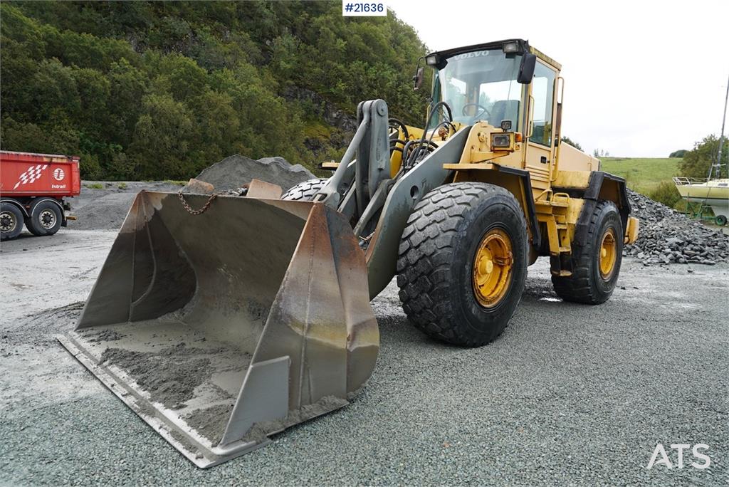 Volvo L120C wheel loader with 3rd function
