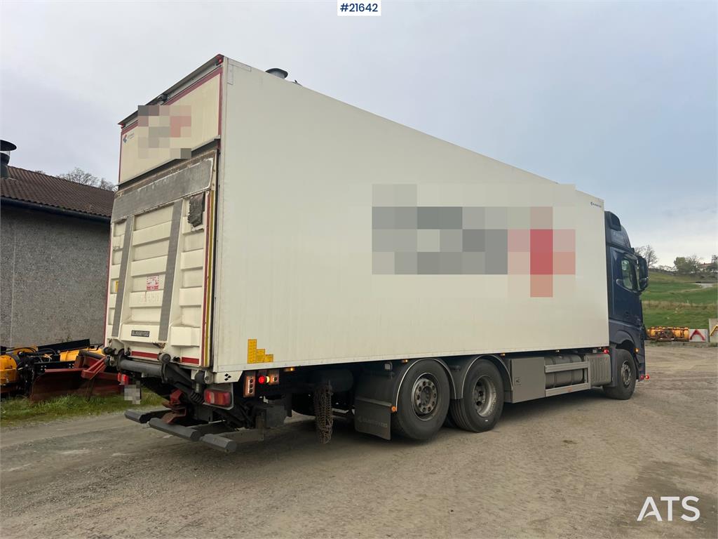 Mercedes-Benz Actros 6x2 box truck with/refrigeration/freezer un